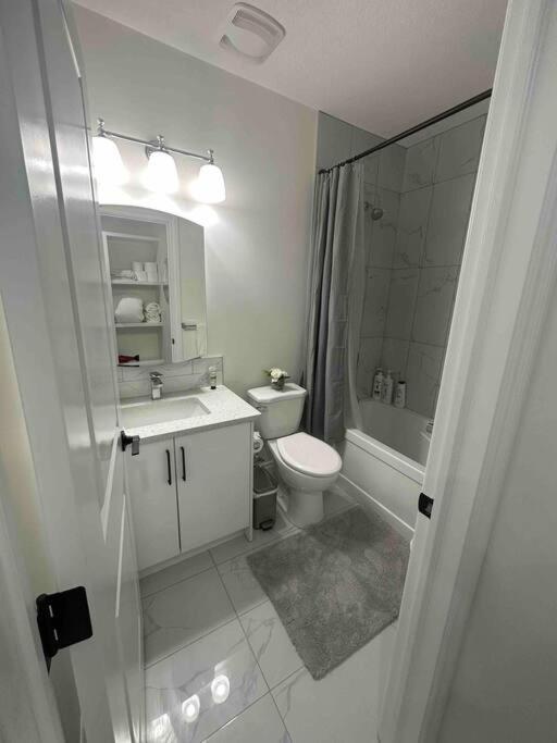 Award Winning Boho Paradise Sunlit Modern Suite Calgary Exterior photo