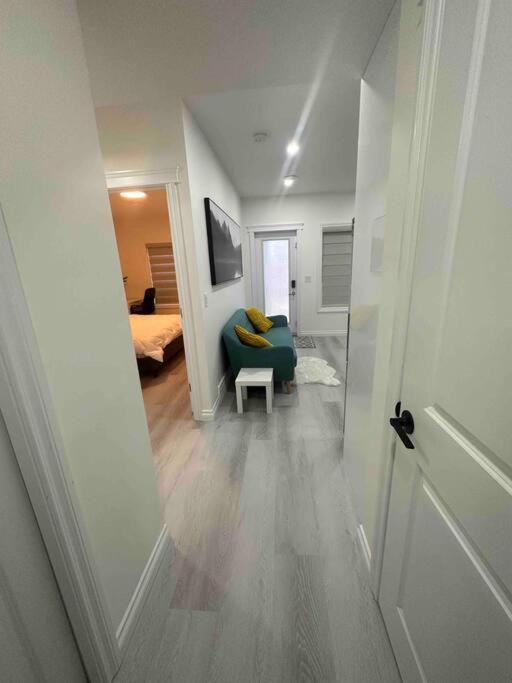 Award Winning Boho Paradise Sunlit Modern Suite Calgary Exterior photo