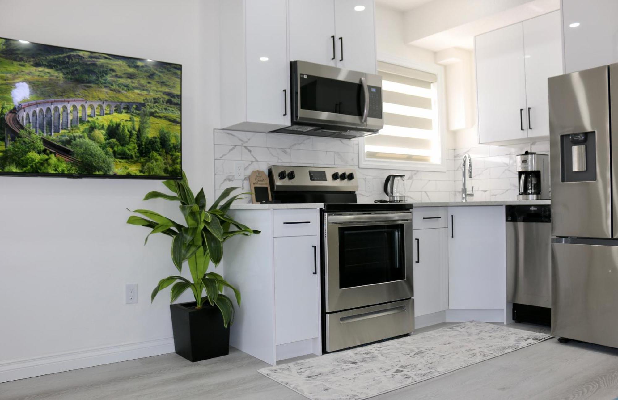Award Winning Boho Paradise Sunlit Modern Suite Calgary Exterior photo
